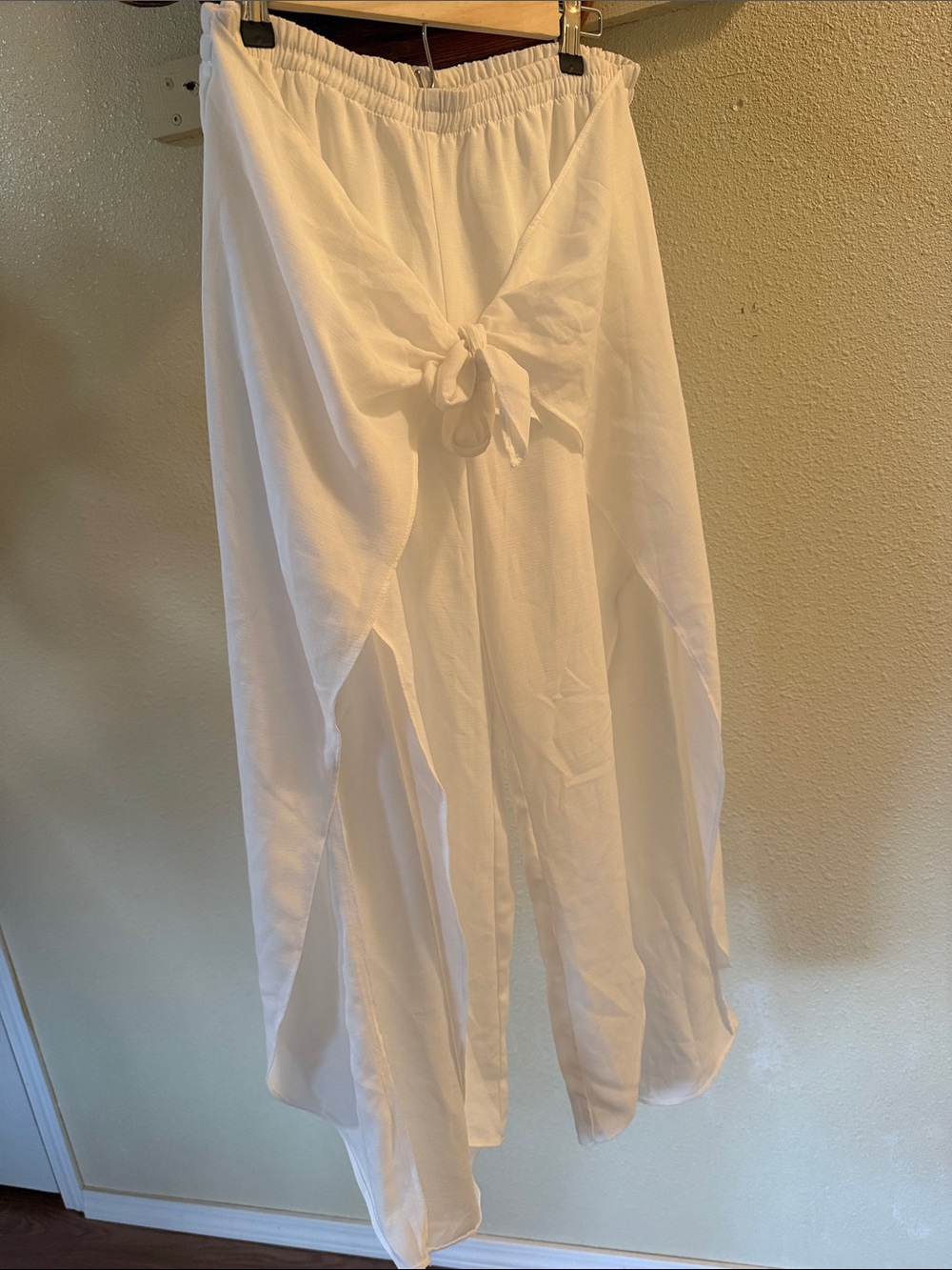 Women's White Tie-Front Flowing Pants